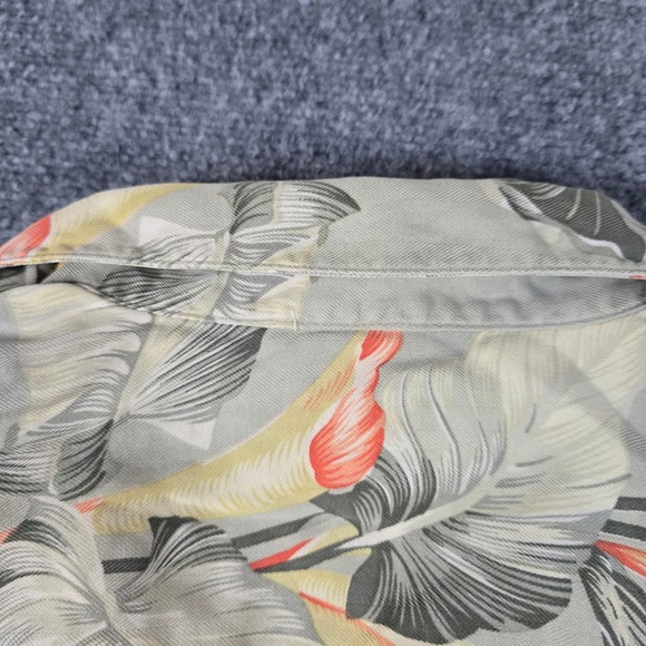 Tommy Bahama Women's Silk Tropical Floral Short Sleeve Button Up Shirt Size S - Picture 8 of 9